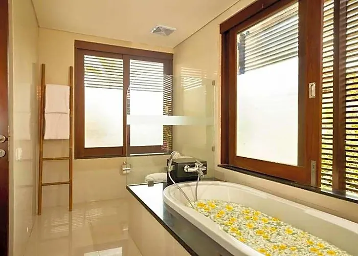 Villa Karishma 3 Bedroom Private Pool Zn34 *